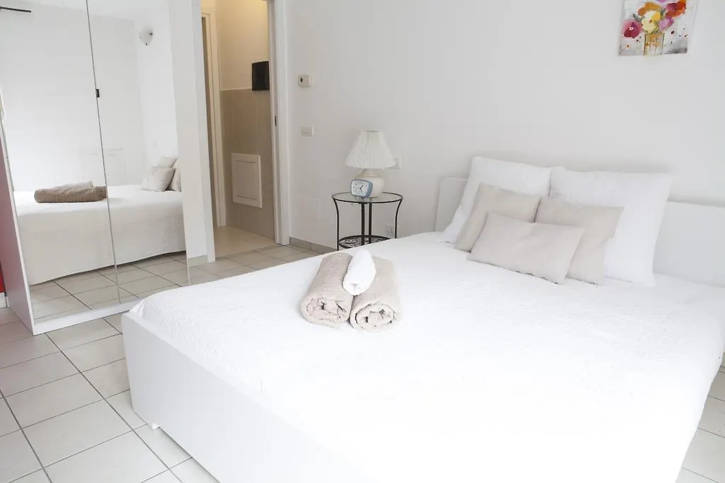 Apartment Alessia'S Flat - Loreto Milan